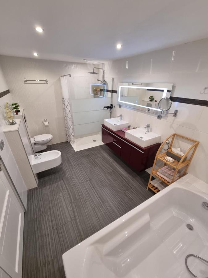 Villa Flora Superior Apartment كابريس المظهر الخارجي الصورة